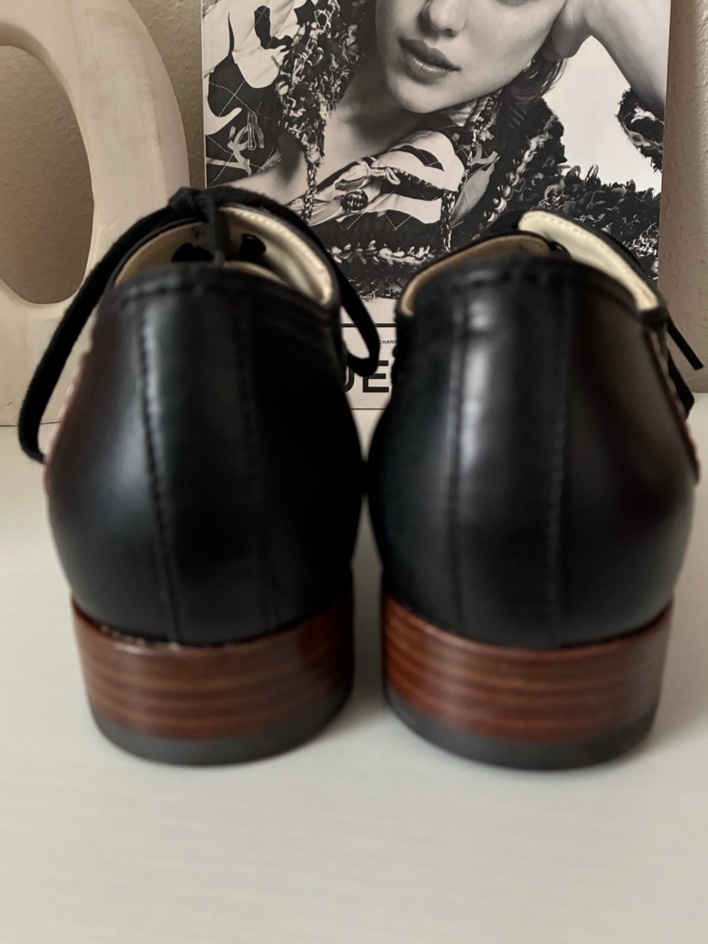 CHANEL Black Leather Women's Oxford Lace-Up Shoes with Brown Trim - Picture 5 of 6